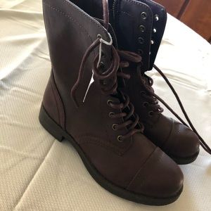 Combat Boots NWT burgandy 7.5